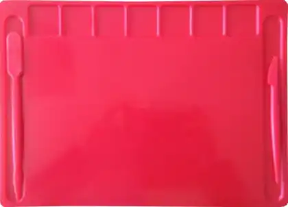 PLANSETA PLASTIC PENTRU MODELAT CU ACCESORII